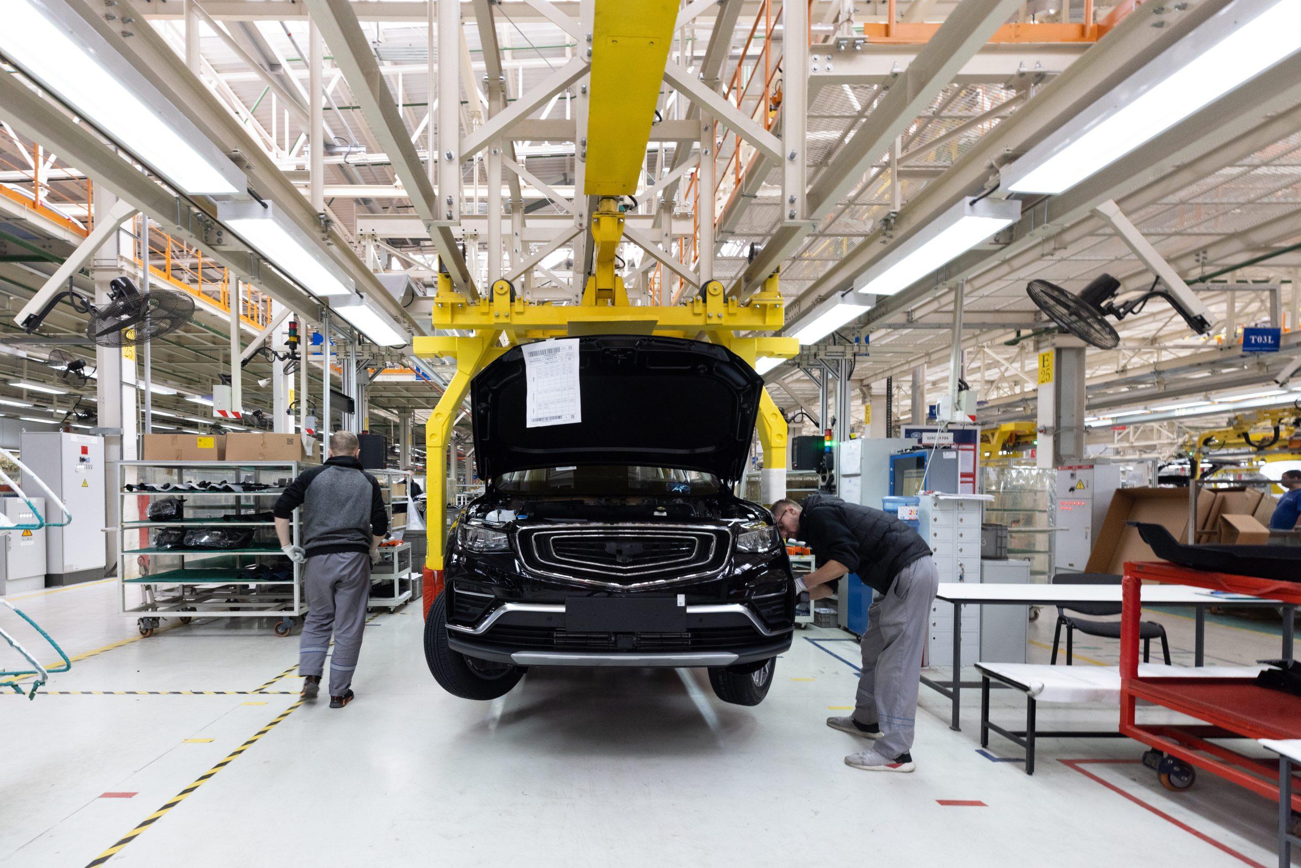 minsk-belarus-dec-15-2021-automobile-production-line-welding-car-body-modern-car-assembly-plant-auto-industry-interior-hightech-factory-modern-production